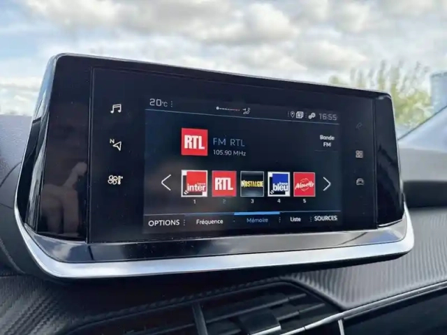 Peugeot 208 puretech 100 s&amp;s bvm6 — photo 20