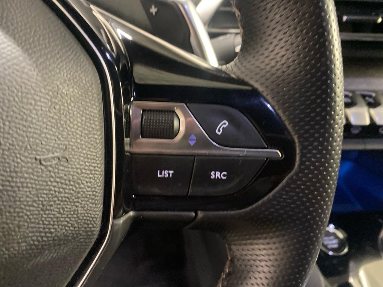 Peugeot 3008 hybrid4 300 e-eat8 gt pack — photo 18