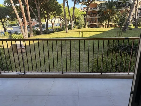 Appartement Location Mandelieu-la-Napoule 1p 25m² 760€