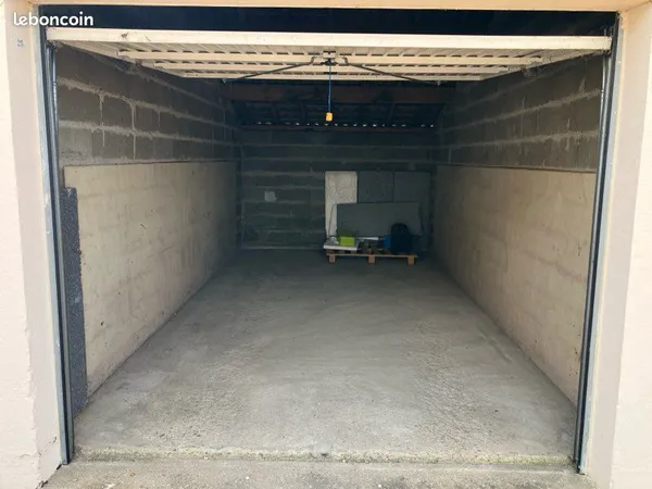 À louer garage Courville sur Eure