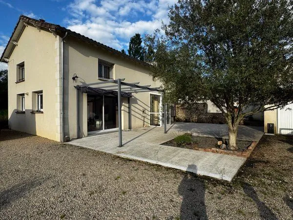 Maison 120 m² avec terrain de 8 000 m²