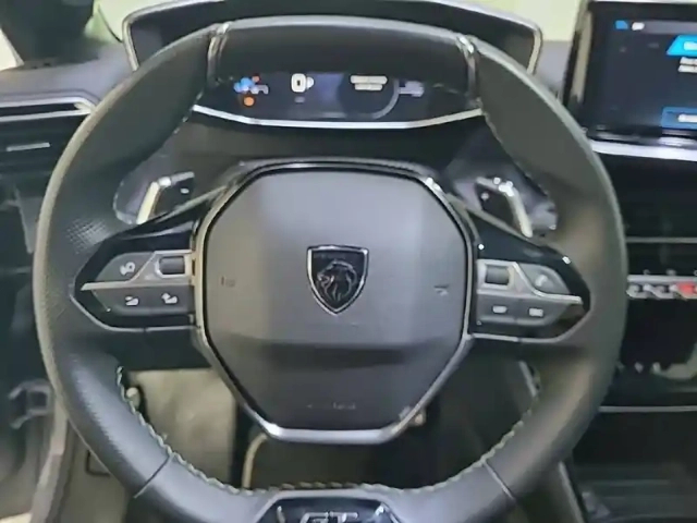 Peugeot 208 hybrid 110 e-dcs6 — photo 41