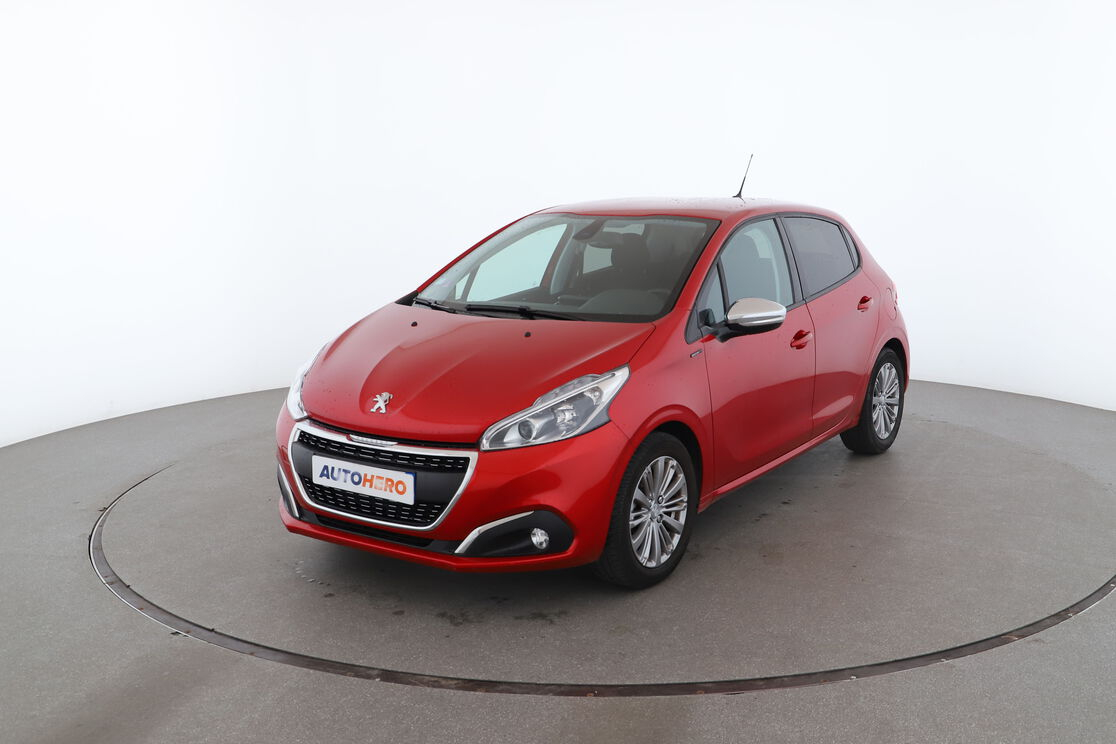 Peugeot 208 1.2 PureTech Signature — photo 1