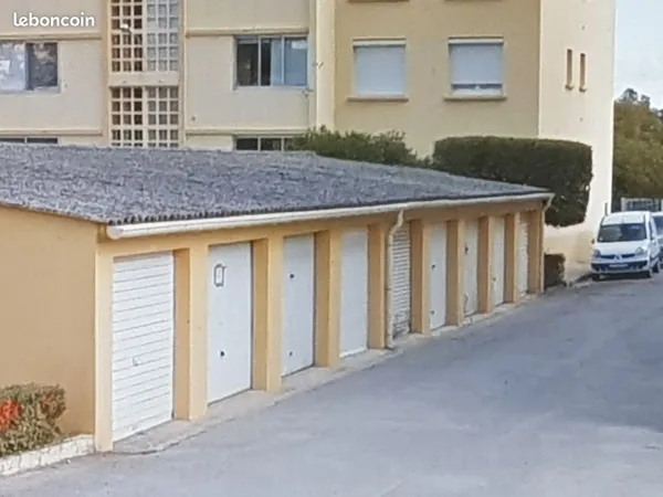 Parking/box 15 m² La Seyne-sur-Mer