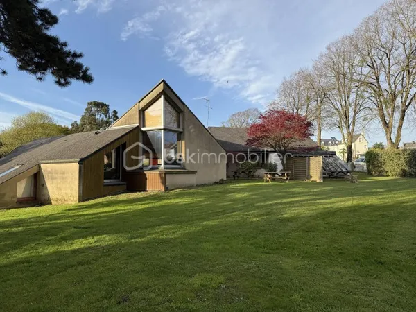 Maison 8 pièces 230 m²
