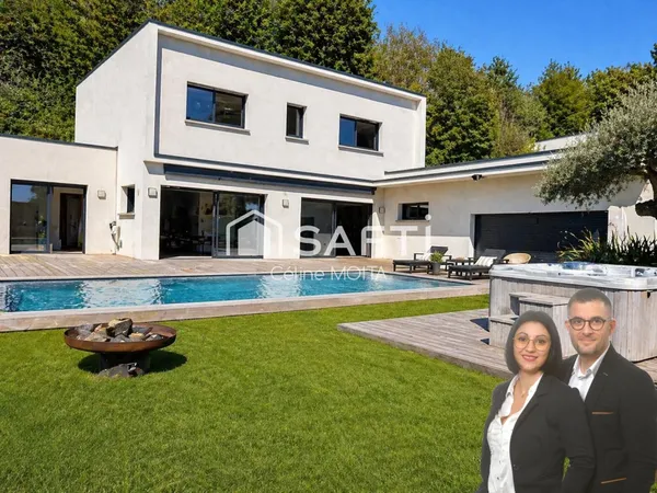Villa d'architecte 273m² à Ruy-Montceau