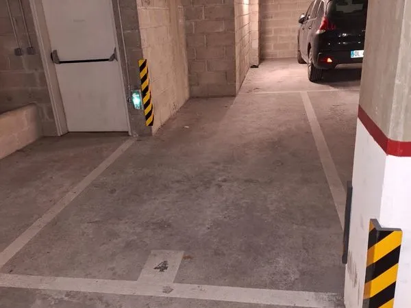 Place de parking centre ville asnieres