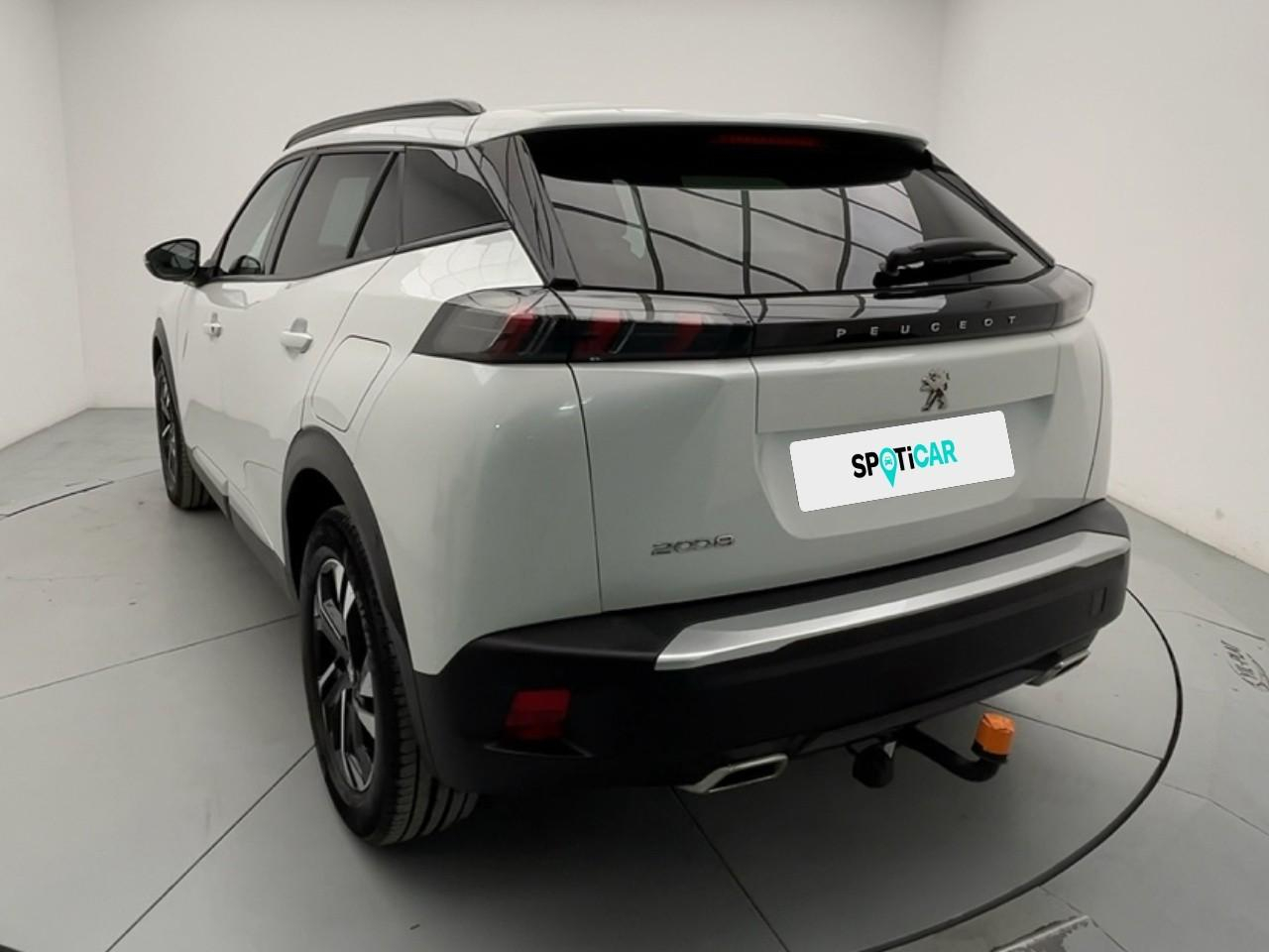Peugeot 2008 puretech 130 s&s bvm6 allure — photo 3
