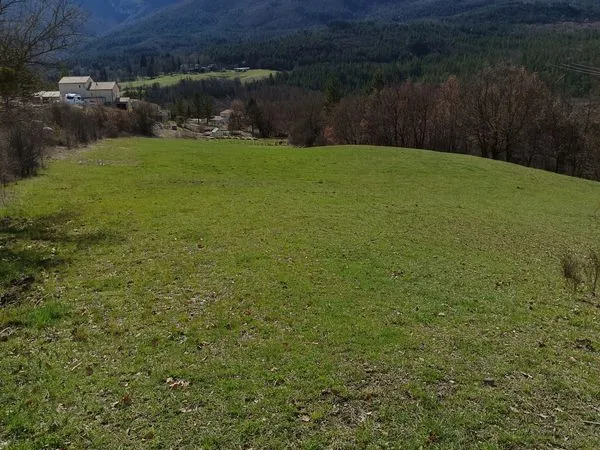 A VENDRE à NOYERS-SUR-JABRON