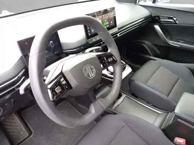 Mg Mg4 electric 51kwh - 125 kw 2wd — photo 18