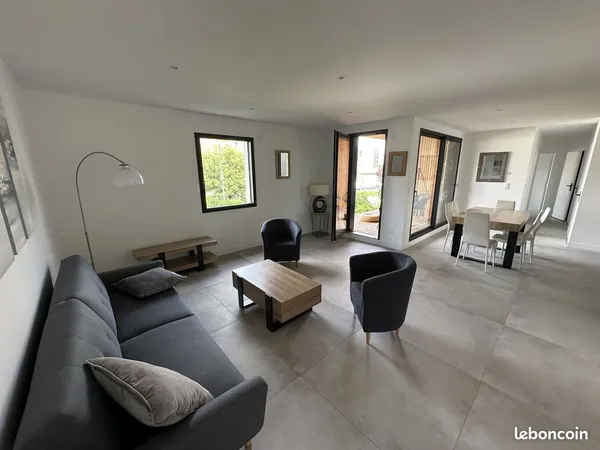 LOUE APPARTEMENT MEUBLE AVEC TERRASSE de 73 m2 - 3 PIECES - 1er ETAGE - L'ETRAT