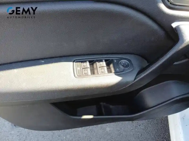 Renault Captur mild hybrid 140 — photo 29