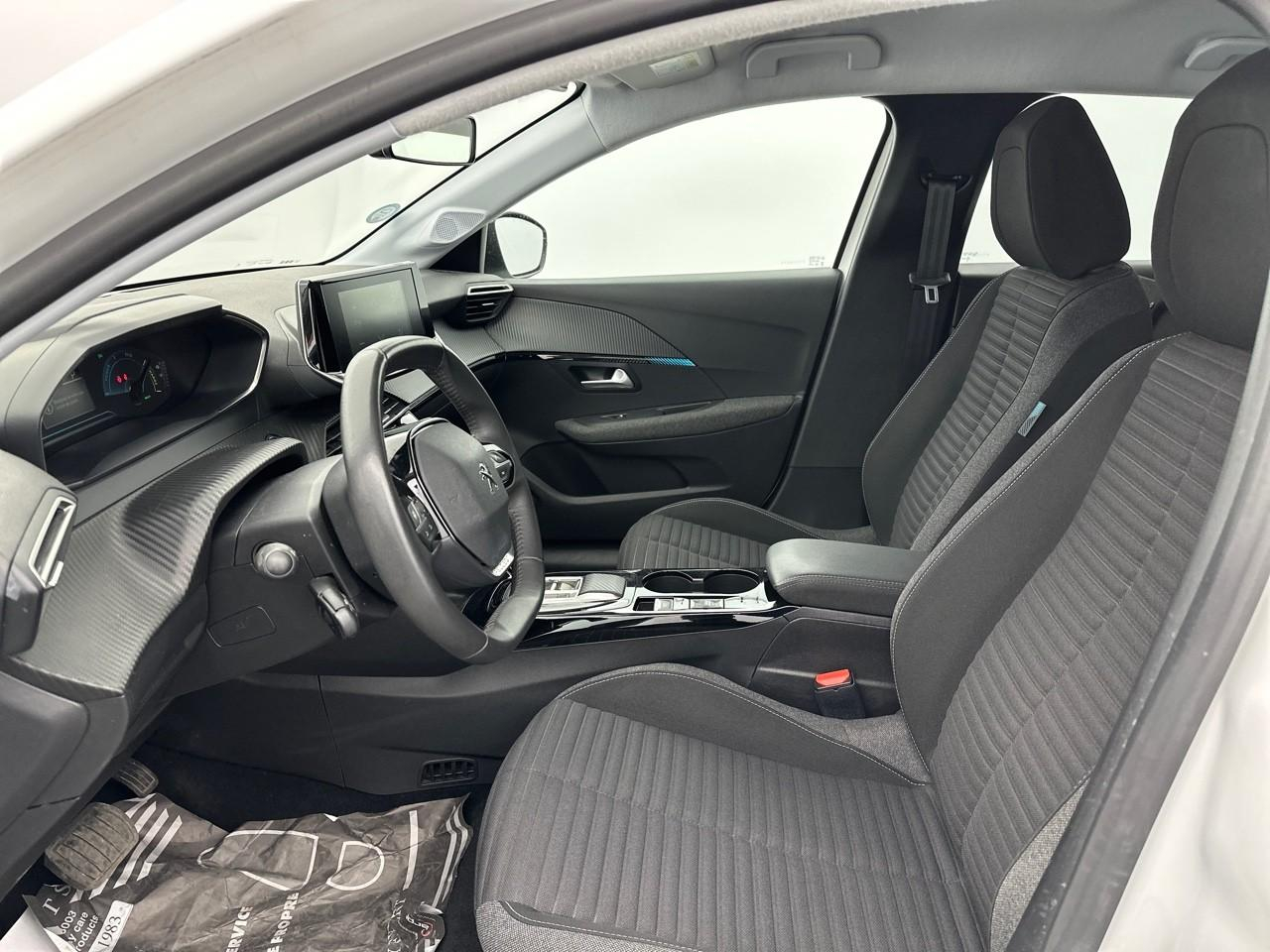 Peugeot 208 electrique 50 kwh 136ch style — photo 9