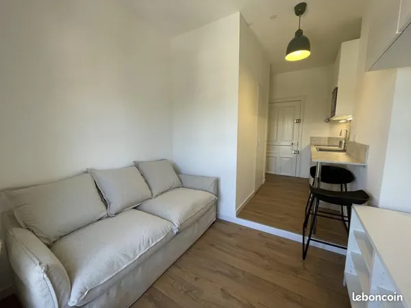 Studio 1 pièce 13 m²