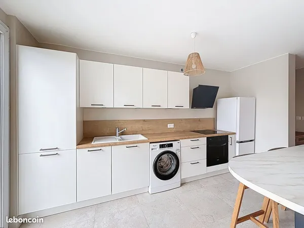 Colocation 3 Chambres avec balcon
