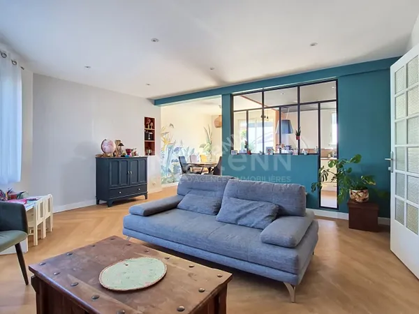 Nantes Hippodrome - Chauvinière : A vendre ! Maison entièrement rénonvée, 4 chambres, pièce de vie l