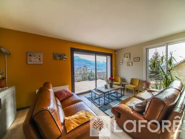 Maison 6 pièces 163 m²