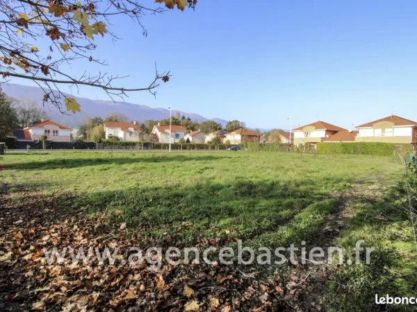 Terrain 530 m² Saint-Genis-Pouilly