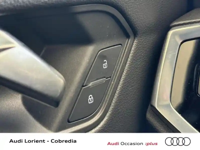 Audi Q3 sportback 35 tfsi 150ch s line s tronic 7 — photo 13