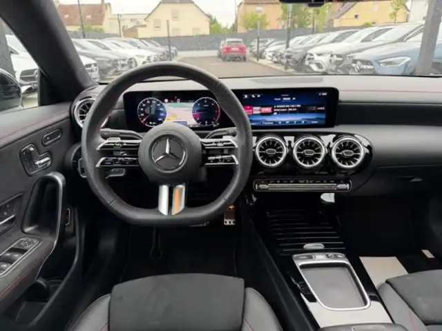 Mercedes Cla 200 d coupé amg line — photo 11