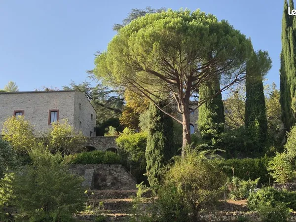 Maison 15 pièces 650 m²