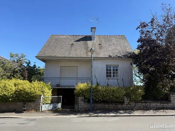 Maison avec grand jardin, sous-sol 80 m² et combles aménageables - Le Theil-de-Bretagne