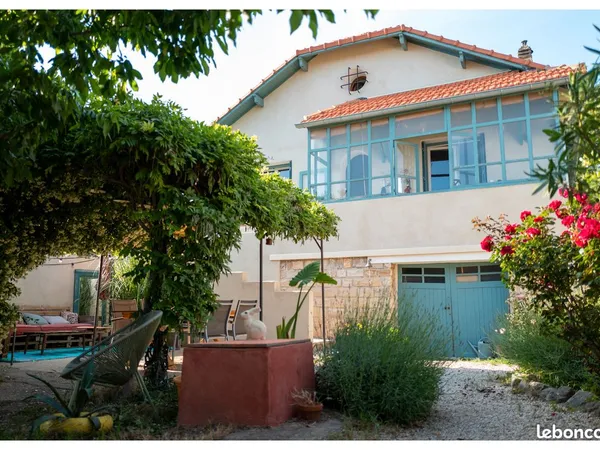 Maison centre village avec piscine - Peyrolles en Provence