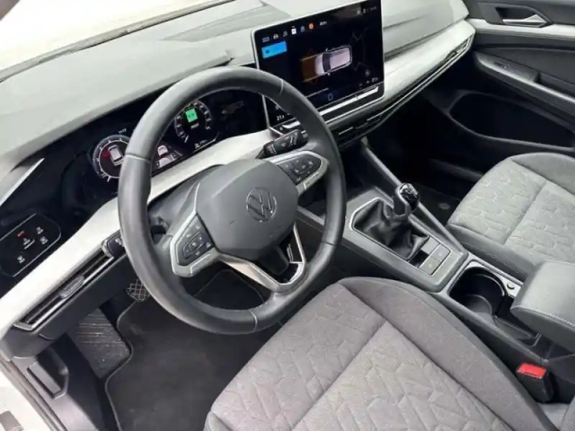 Volkswagen Golf 1.5 tsi evo2 116 bvm6 vw edition — photo 9
