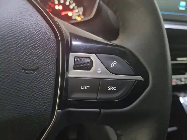 Peugeot 208 puretech 100 s&amp;s bvm6 — photo 29