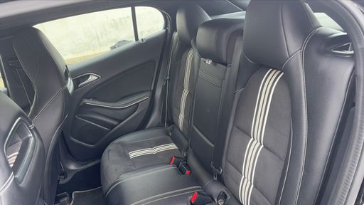 Mercedes Classe GLA 200 d 136 7G-DCT - Whiteart Edition – 2017 – 145756 km – Diesel – Boîte Automatique — photo 20