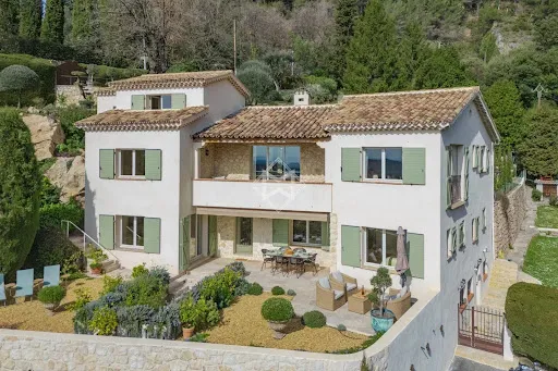 Villa 8 pièces 249 m²