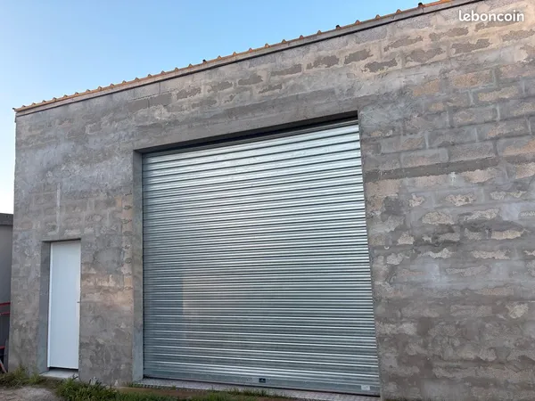 Loue hangar 120 m2