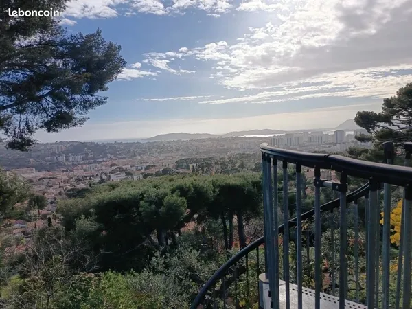 Mas provençal vue mer