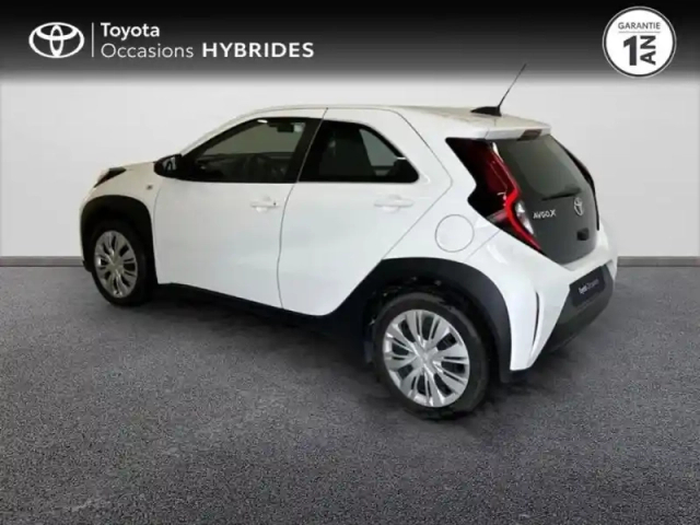 Toyota Aygo x 1.0 vvt-i 72ch dynamic — photo 2