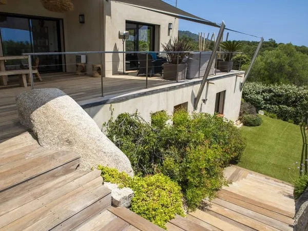 Maison 7 pièces 230 m²