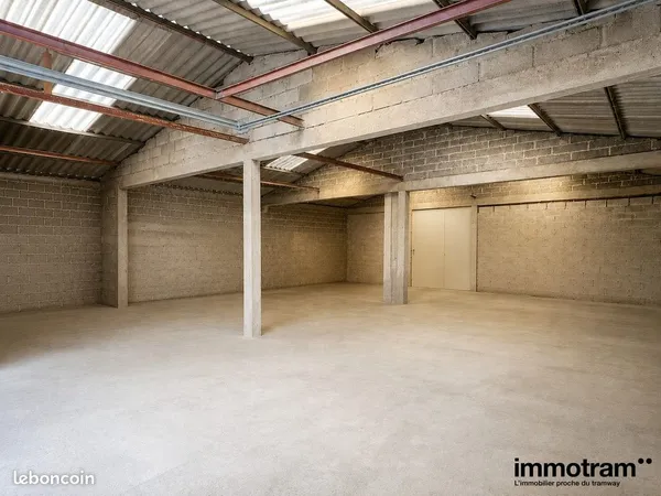 Local 217 m²