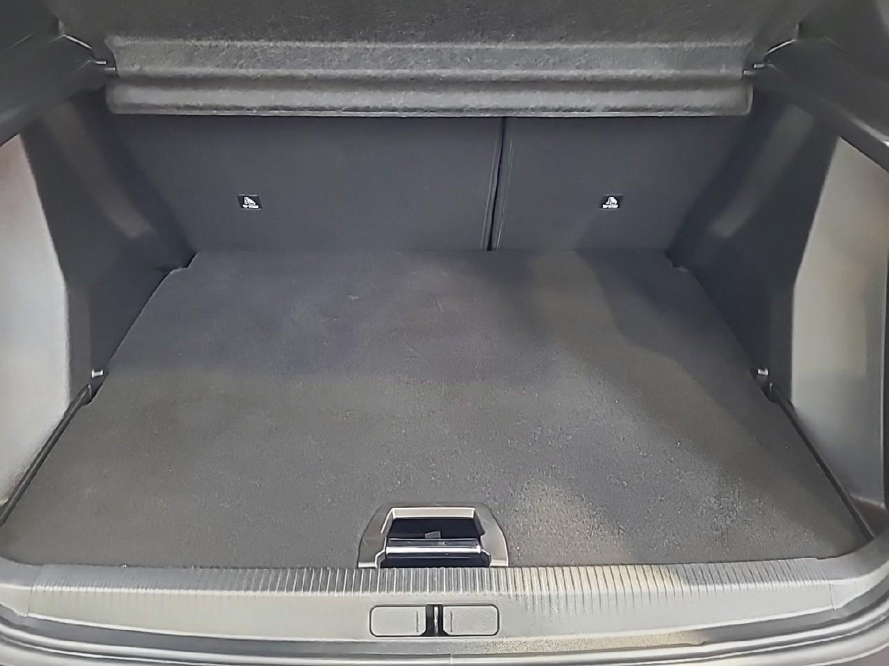 Peugeot 2008 electrique 54 kwh 156 ch gt — photo 14