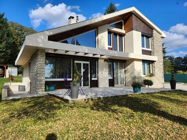 Maison 7 pièces 140 m²