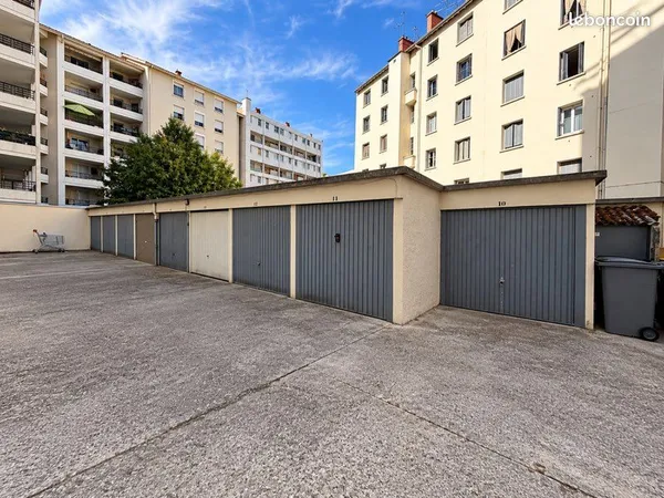 Garage Box à Vendre