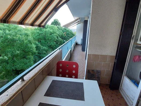Apparemment à vendre 84m2