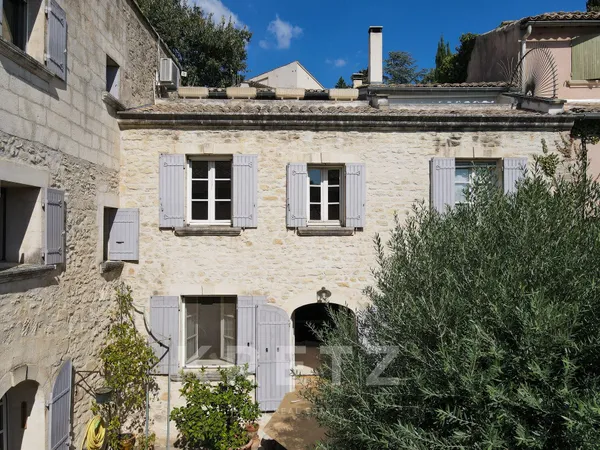 VIEUX VILLAGE DES ANGLES - DEMEURE DE CARACTÈRE DU XVIIIe SIÈCLE AVEC PISCINE ET GARAGE