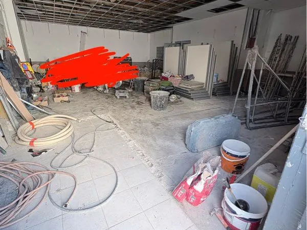 À louer local professionnel 130m2 habitable et 160m2 de cours