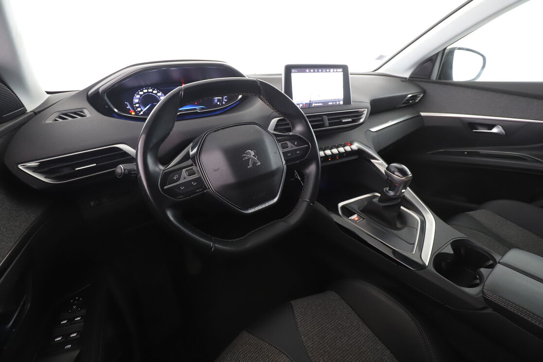 Peugeot 5008 1.5 Blue-HDi Allure — photo 10