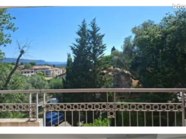 Appartement au village le Rouret