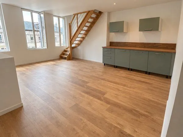Bel appartement duplex rénové a neuf