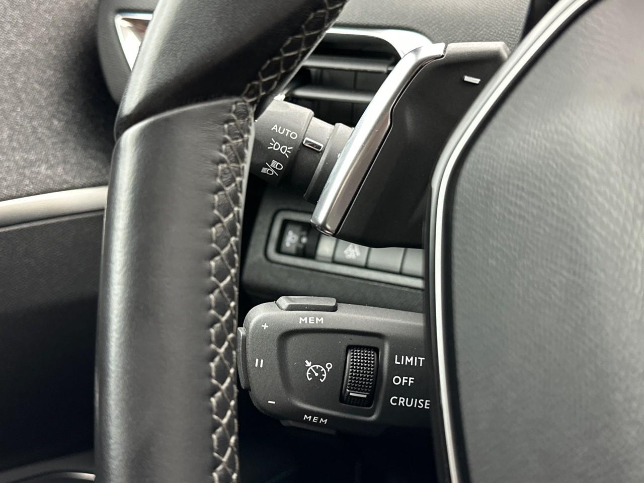 Peugeot 3008 puretech 130ch s&s eat8 allure pack — photo 17