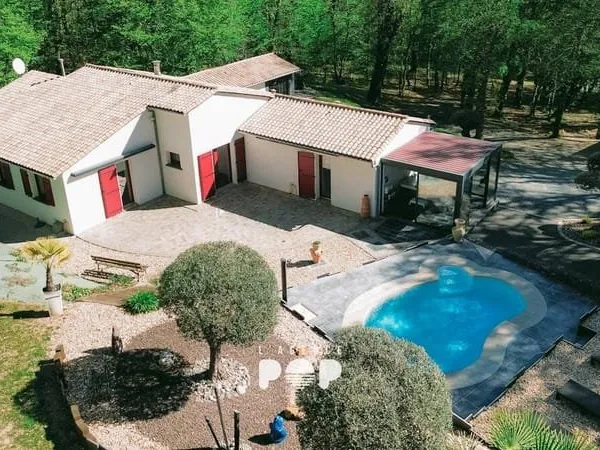 Maison de plain-pied 7 pièces 154 m²