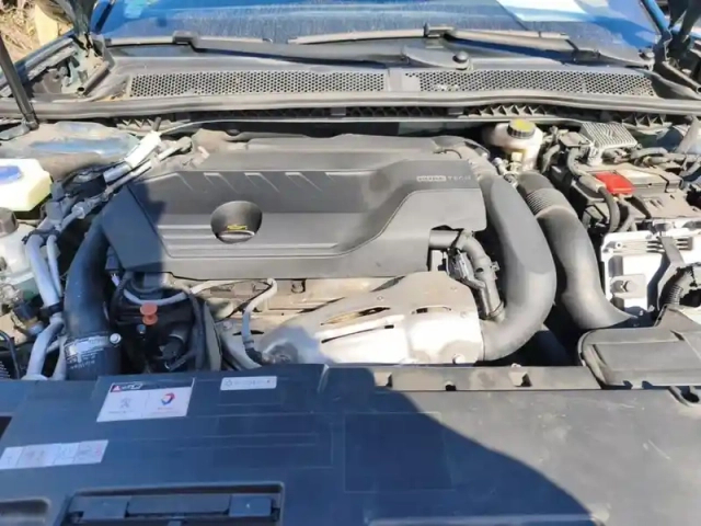 Peugeot 508 hybrid 225 e-eat8 gt — photo 16