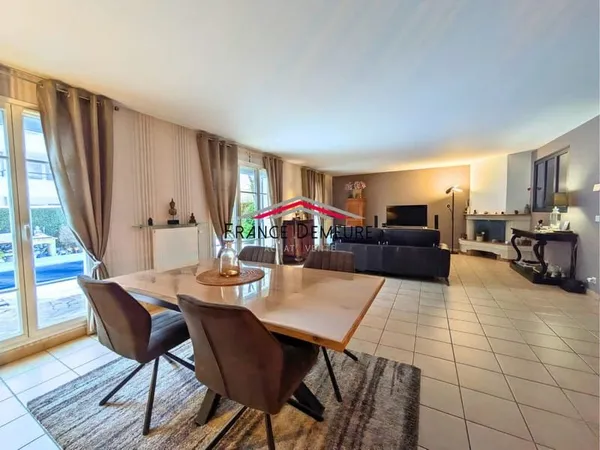 MAISON FAMILIALE SANS TRAVAUX AVEC GARAGE
