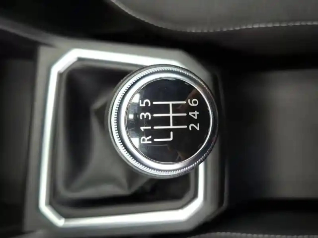 Dacia Sandero eco-g 100 — photo 25